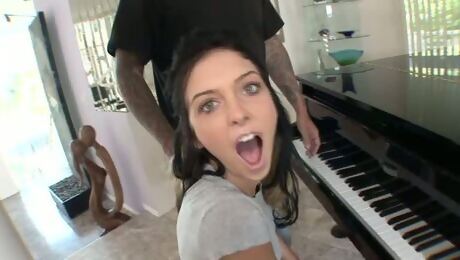Torrid Israeli pianist Stephanie Cane switches to sucking dick in 69 pose