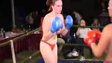 topless boxing - Herta vs Barbara