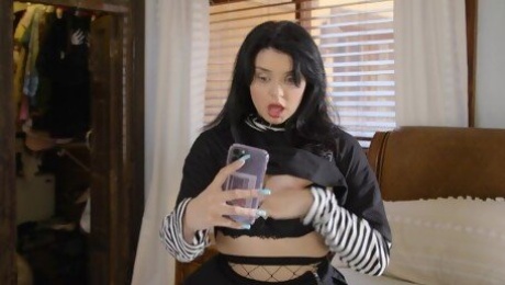 Leda Lotharia rubs her clit while getting drilled in the bedroom