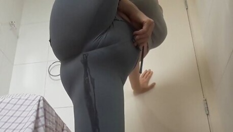 wetting yoga pants showing wet camel toe cunt