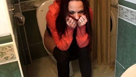 Shameless redhead getting fucked by a very hung dude, her BF