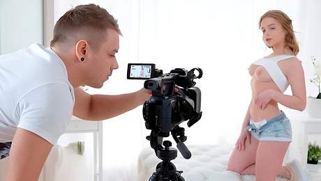 Pin up Alexa Flaxy's young porn